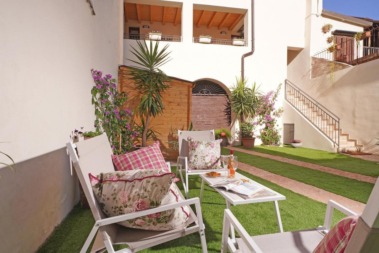 Apartments Villa Bougainville San Felice del Benaco Exteriér fotografie